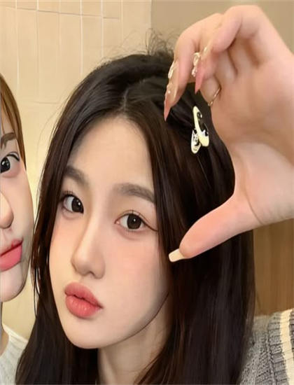 男人装女郎_刺杀小说家在线观看免费观看完整版_大胆美女艺网